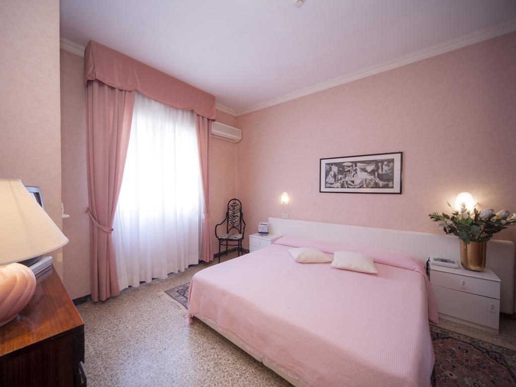 Hotel Aquila D'Oro Riccione Rom bilde
